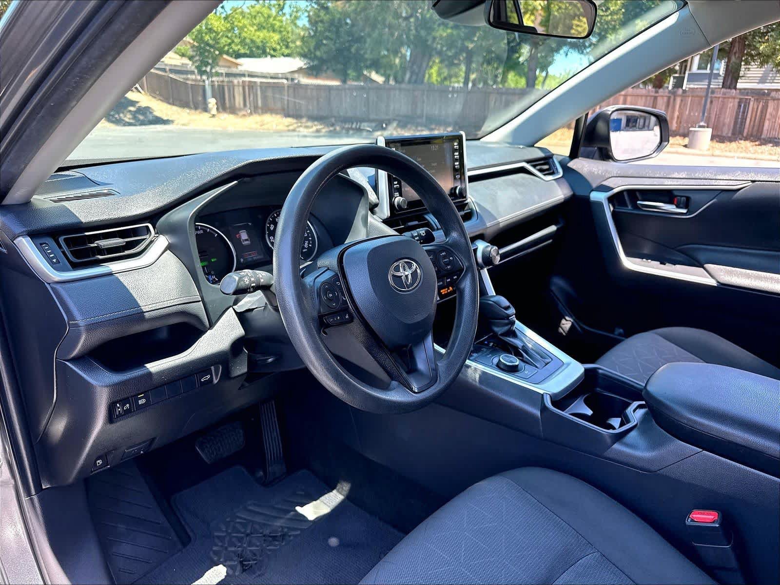 Used 2019 Toyota RAV4 XLE w/ Convenience Package AWD/4WD image 17