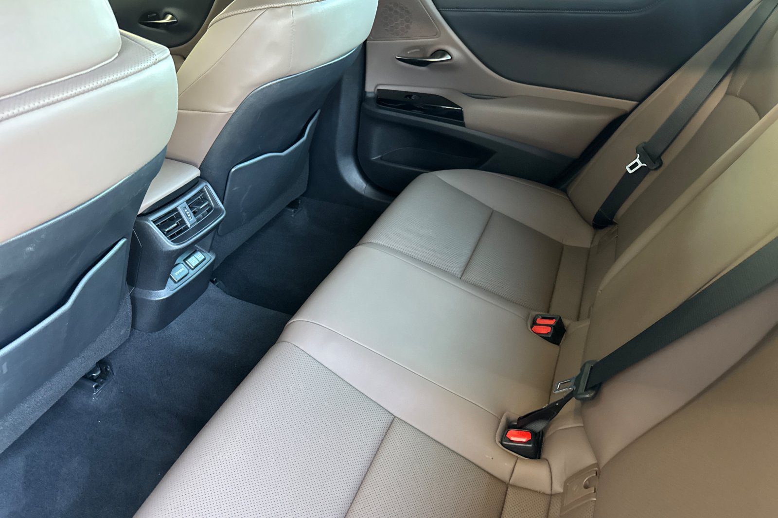 Used 2024 Lexus ES 350 w/ Premium Package FWD image 14