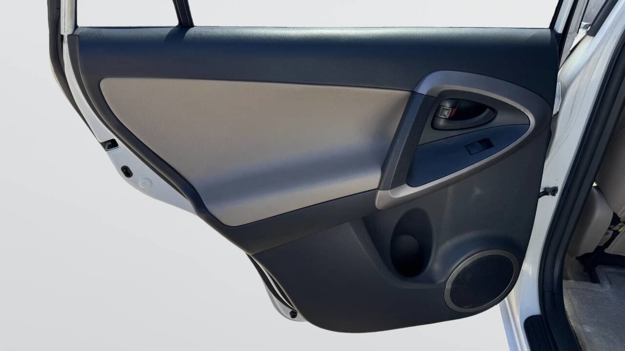 Used 2007 Toyota RAV4 2WD V6 image 12