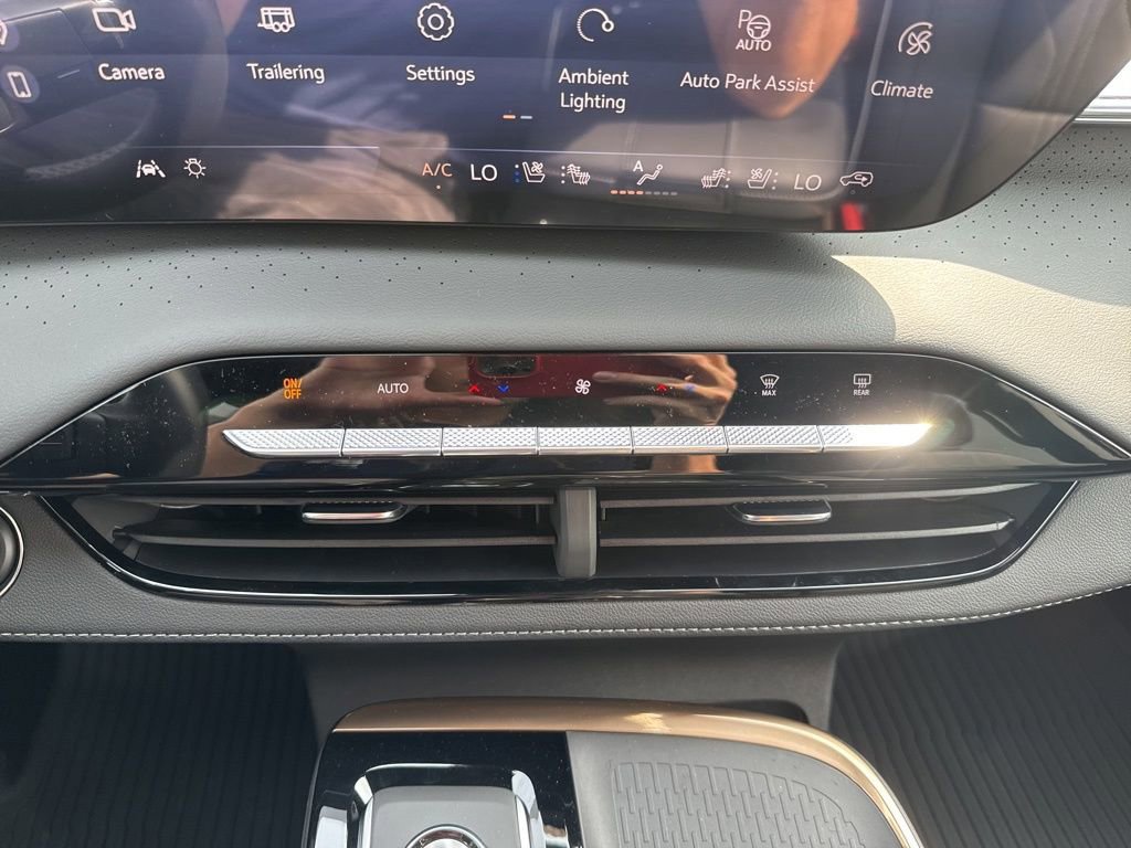 New 2026 Buick Enclave Avenir image 38