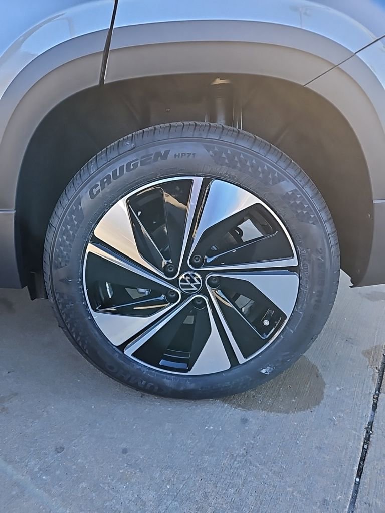 New 2026 Volkswagen Taos SE AWD/4WD image 9