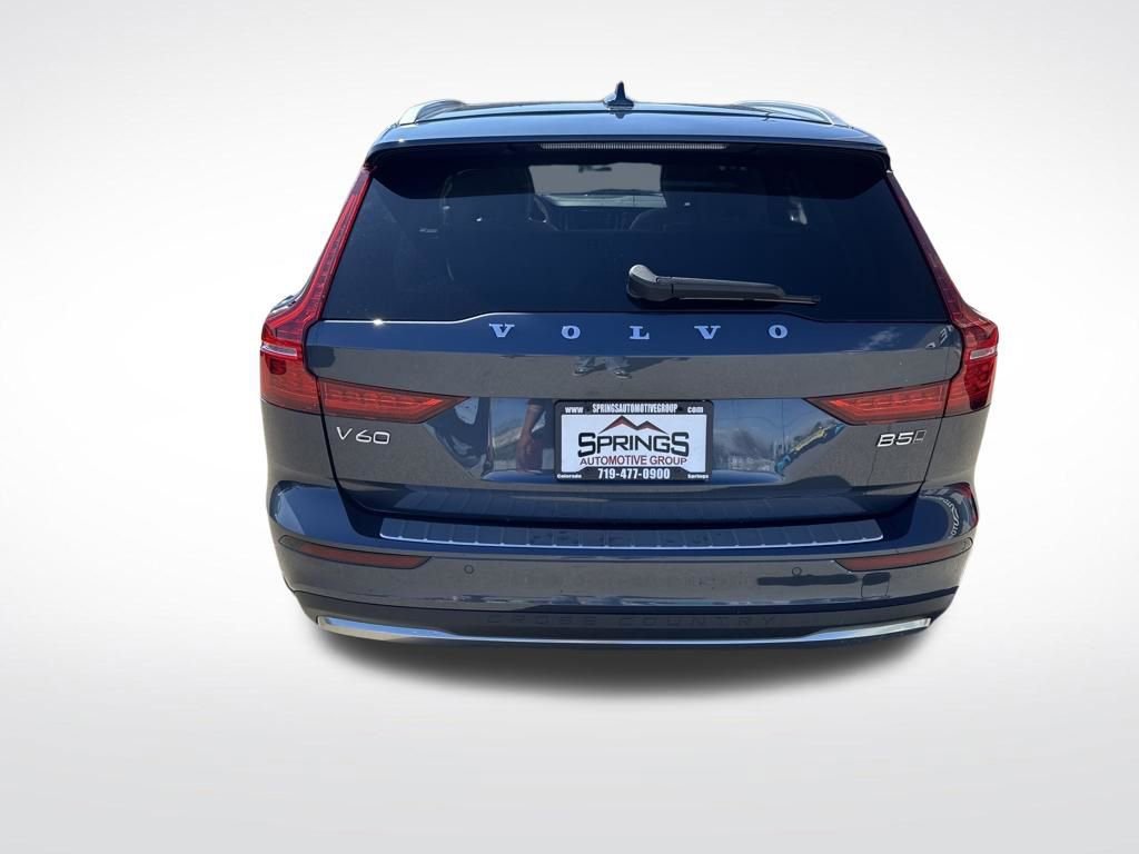 Used 2023 Volvo V60 B5 Cross Country Plus w/ Climate Package image 4