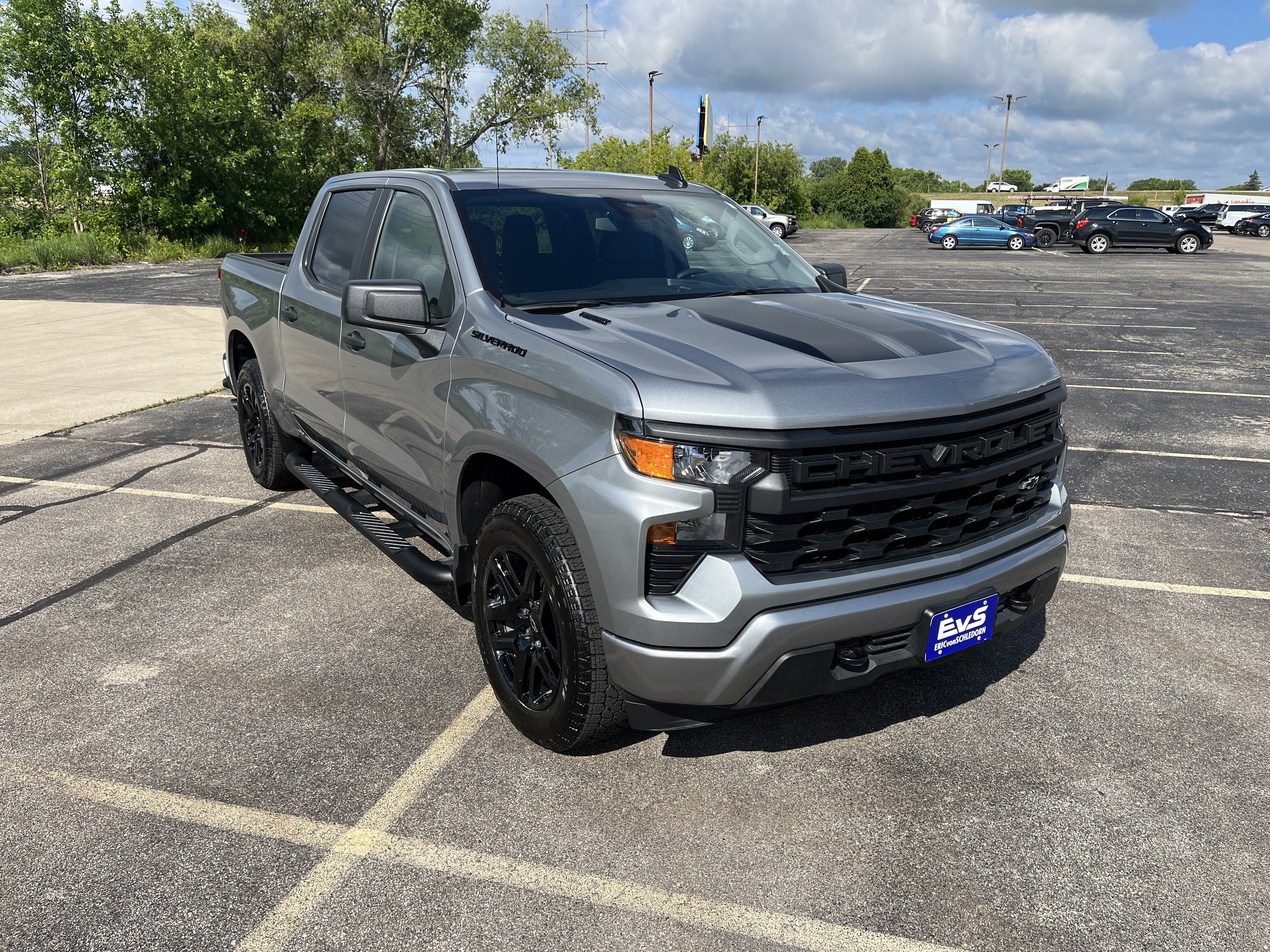 Used 2025 Chevrolet Silverado 1500 Custom w/ Rally Edition AWD/4WD image 8