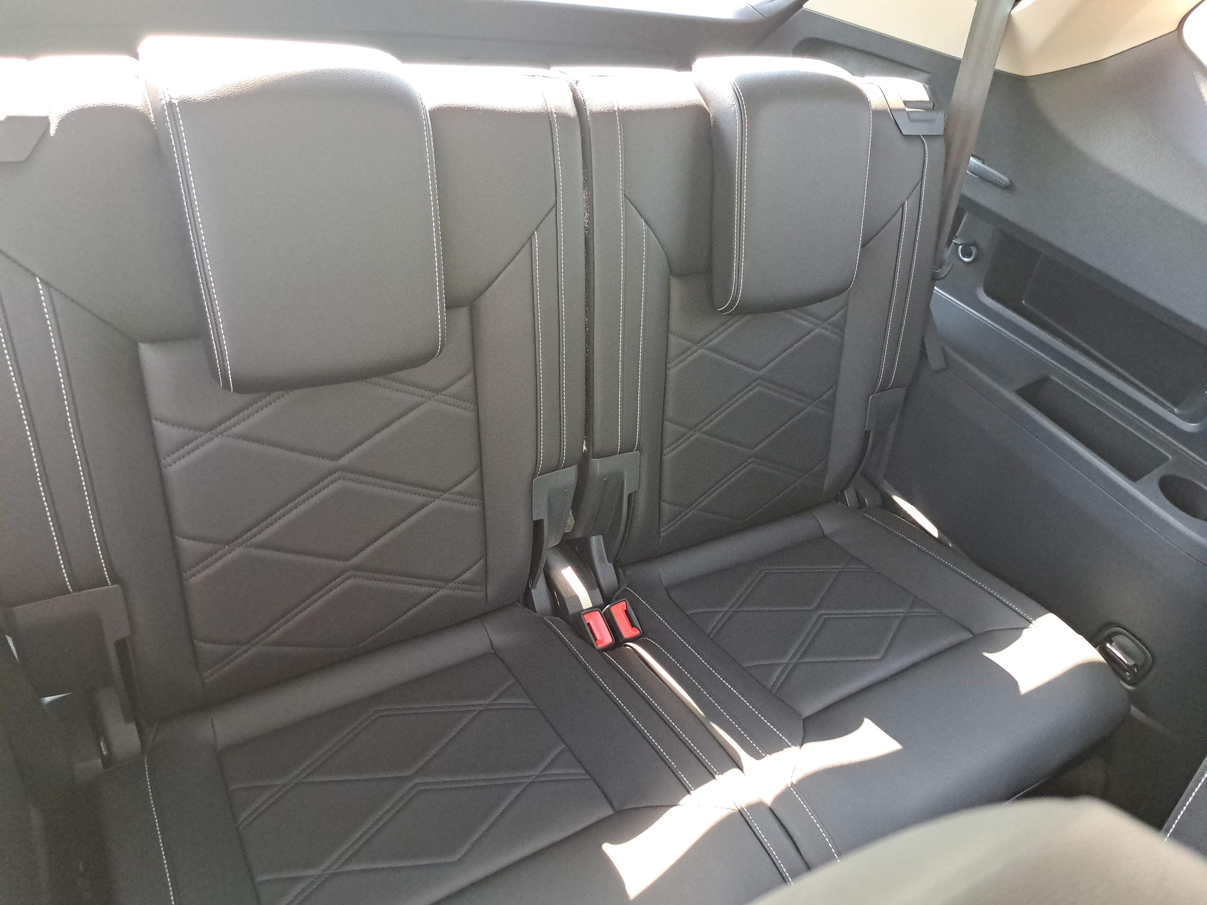 Used 2026 Volkswagen Atlas SE FWD image 12