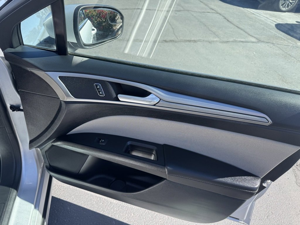Used 2018 Ford Fusion S image 23