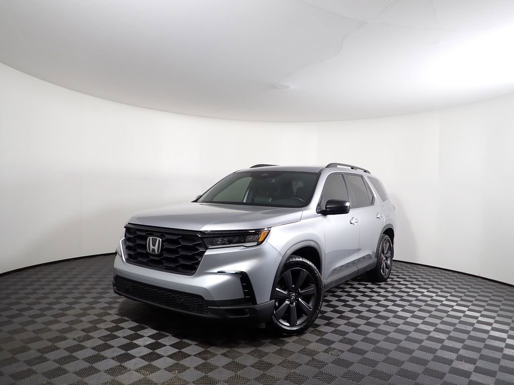 Used 2025 Honda Pilot Sport image 2