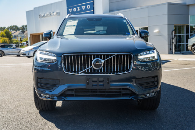 Used 2021 Volvo XC90 T6 Momentum w/ Climate Package AWD/4WD image 2