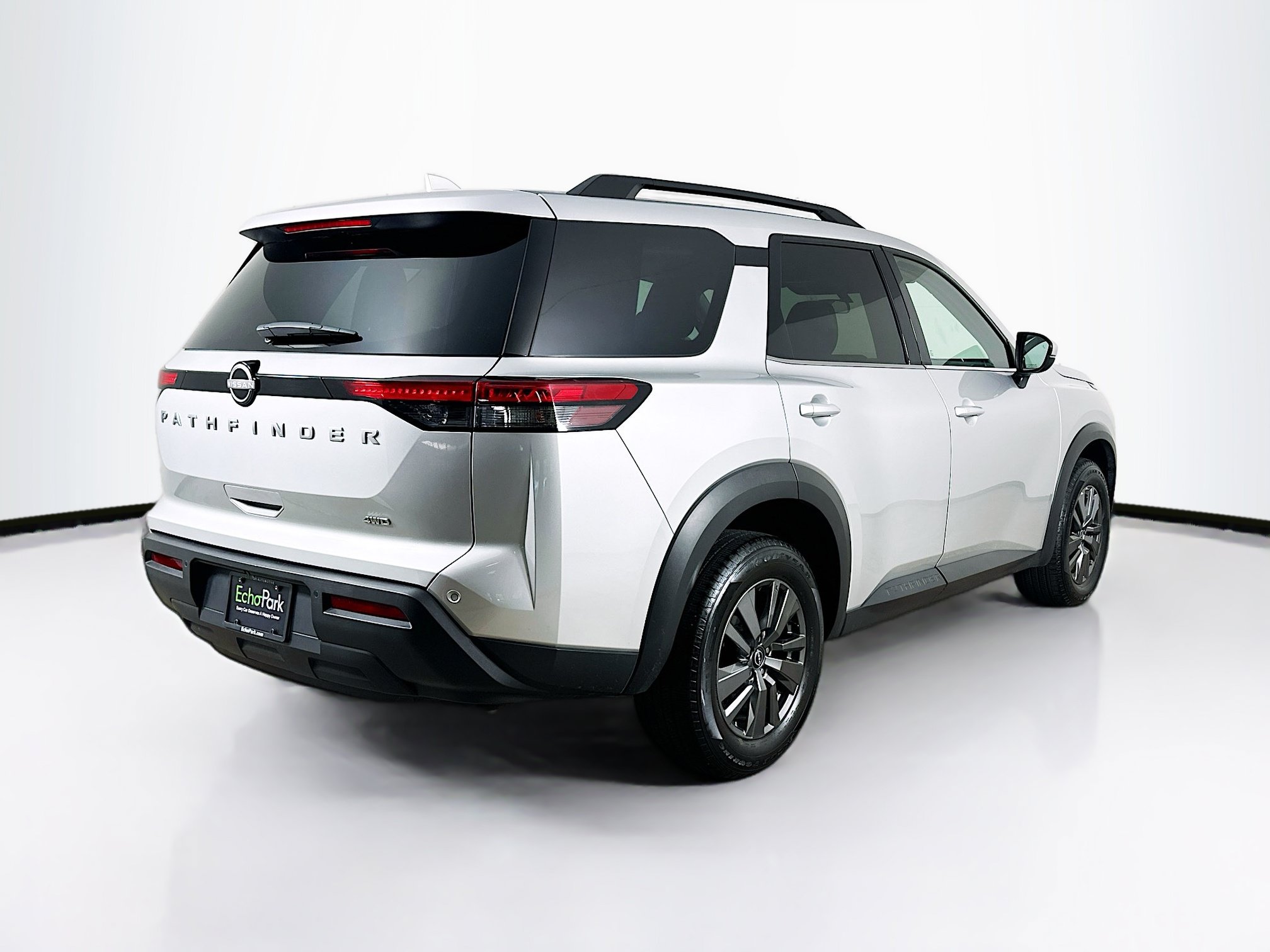 Used 2025 Nissan Pathfinder SV AWD/4WD image 9