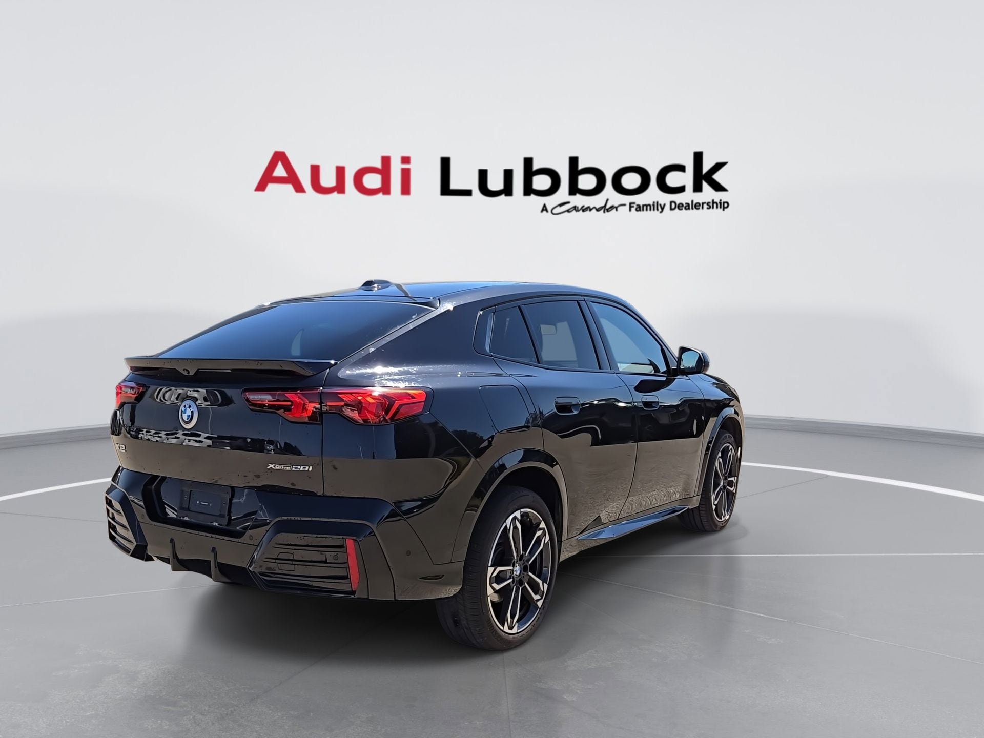 Used 2025 BMW X2 xDrive28i AWD/4WD image 8