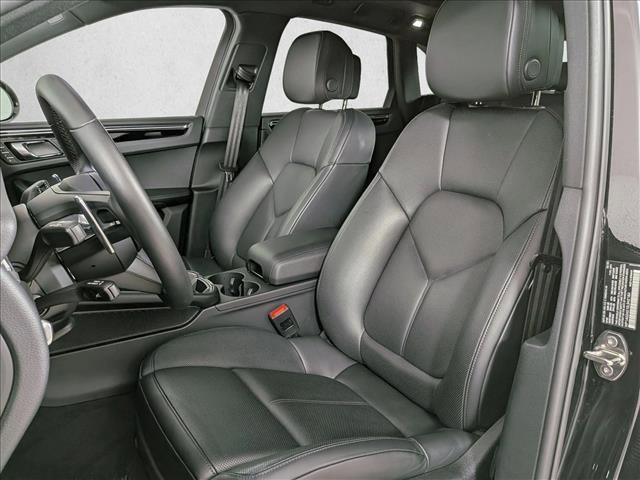 Certified 2025 Porsche Macan S image 5