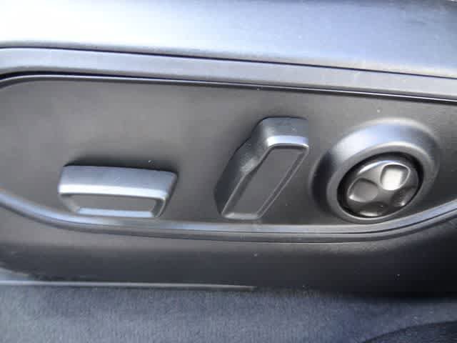 Used 2023 Jeep Grand Cherokee L Limited AWD/4WD image 7