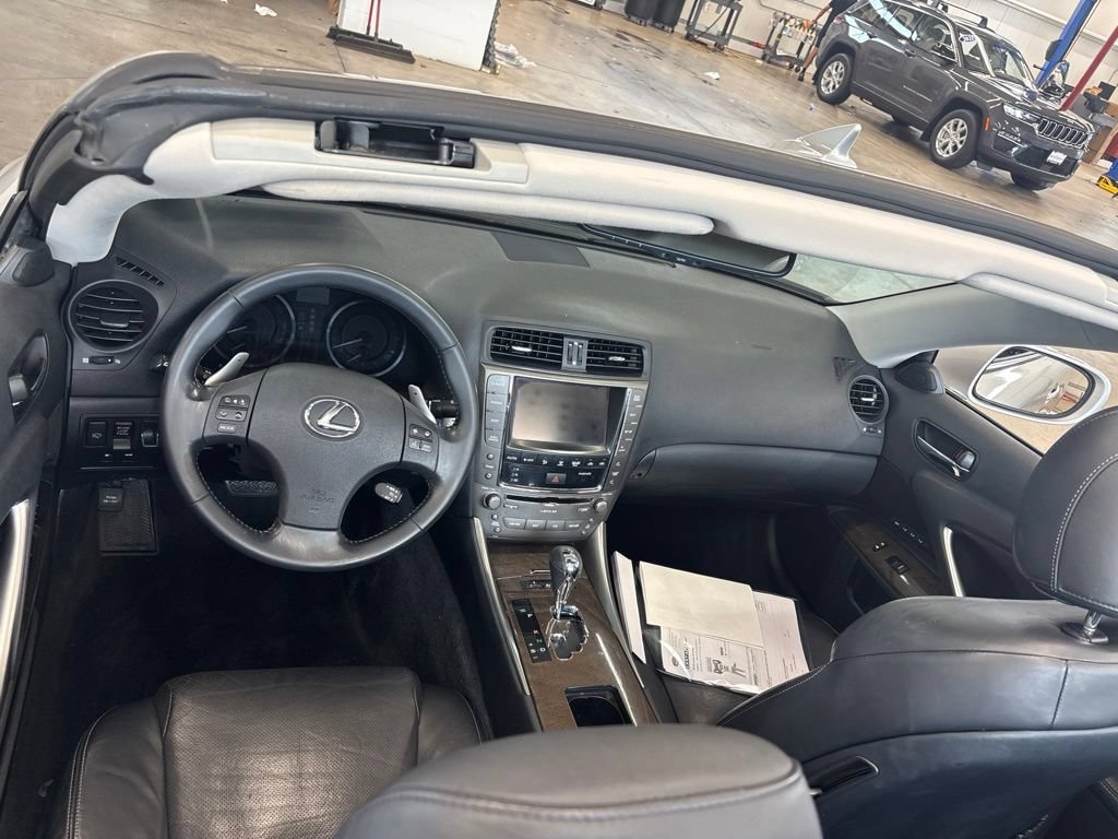 Used 2010 Lexus IS 250C w/ Luxury Pkg RWD image 6
