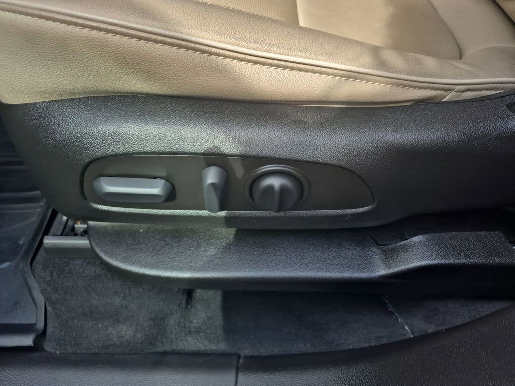 Used 2022 Chevrolet Traverse Premier w/ LPO, Floor Liner Package image 19