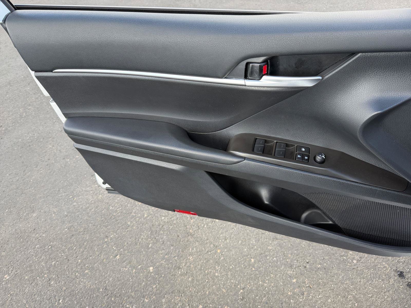 Used 2024 Toyota Camry SE image 22