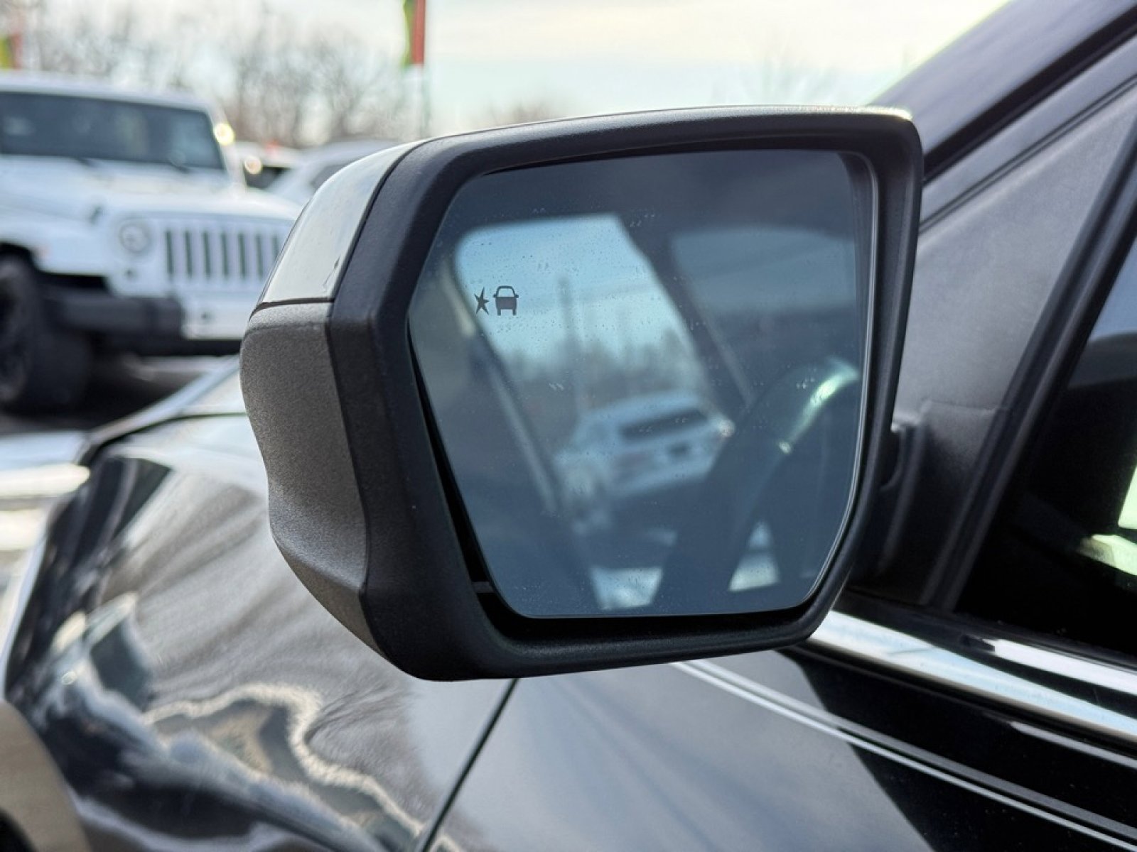 Used 2020 Chevrolet Equinox LT w/ Driver Convenience Package image 35