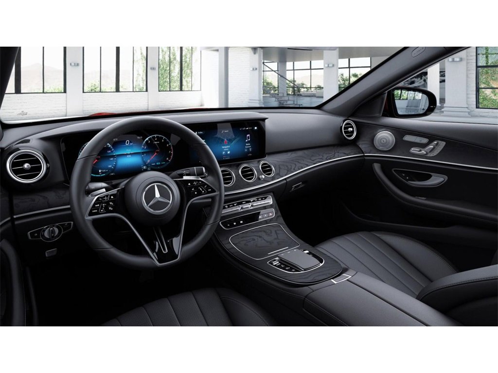 Used 2022 Mercedes-Benz E 350 4MATIC Sedan image 3