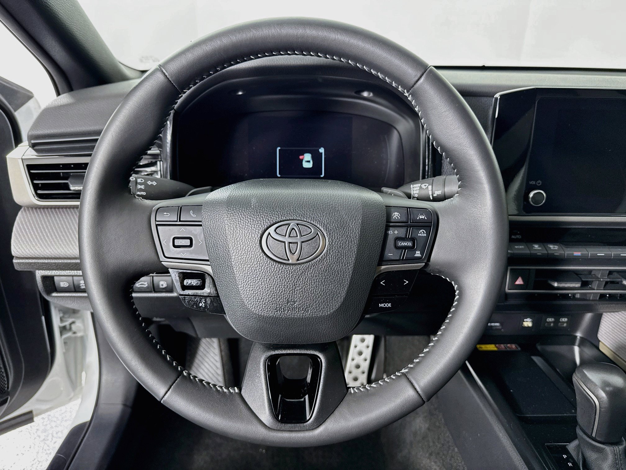 Used 2025 Toyota Camry SE AWD/4WD image 11