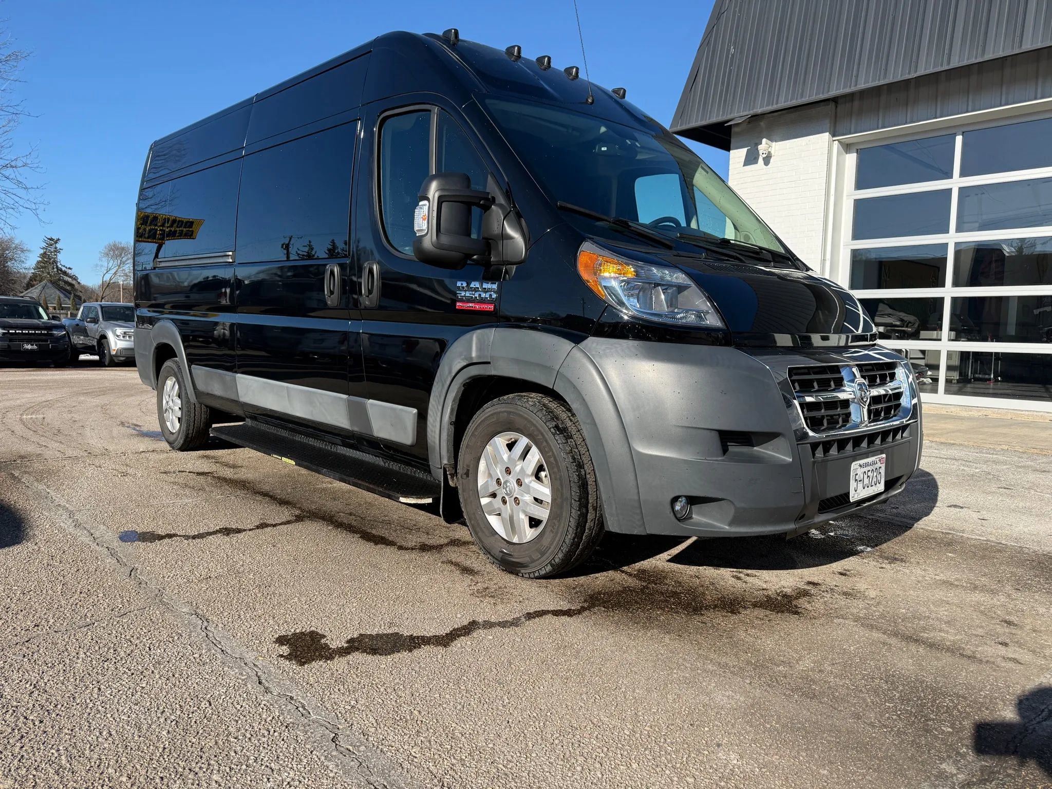 Used 2016 RAM ProMaster 2500 w/ Premium Appearance Group FWD image 2