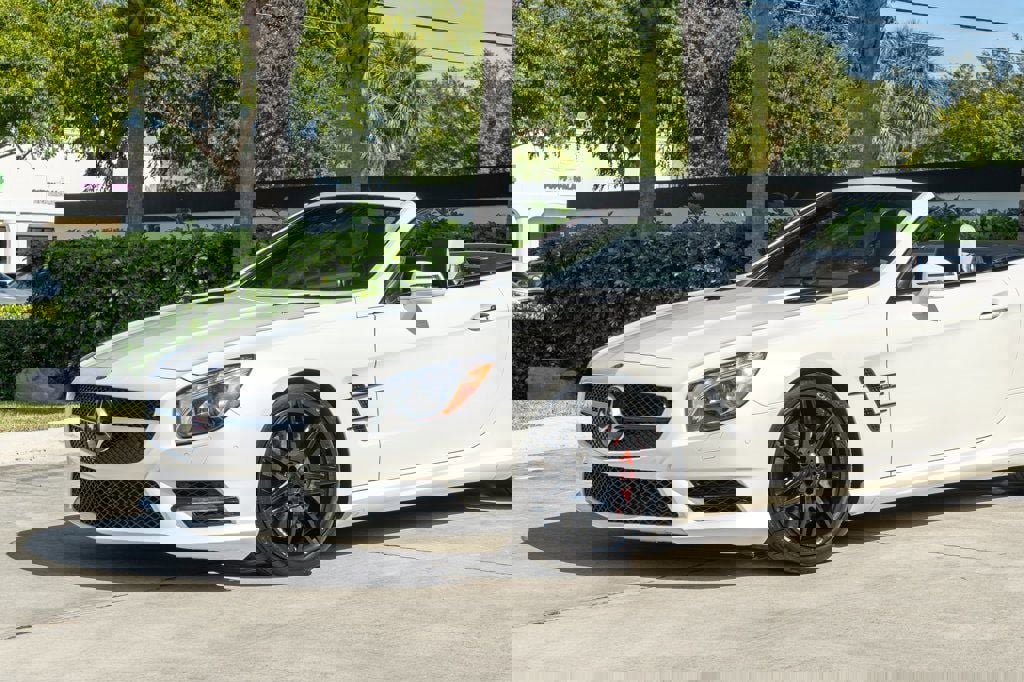 Used 2015 Mercedes-Benz SL 550 image 3