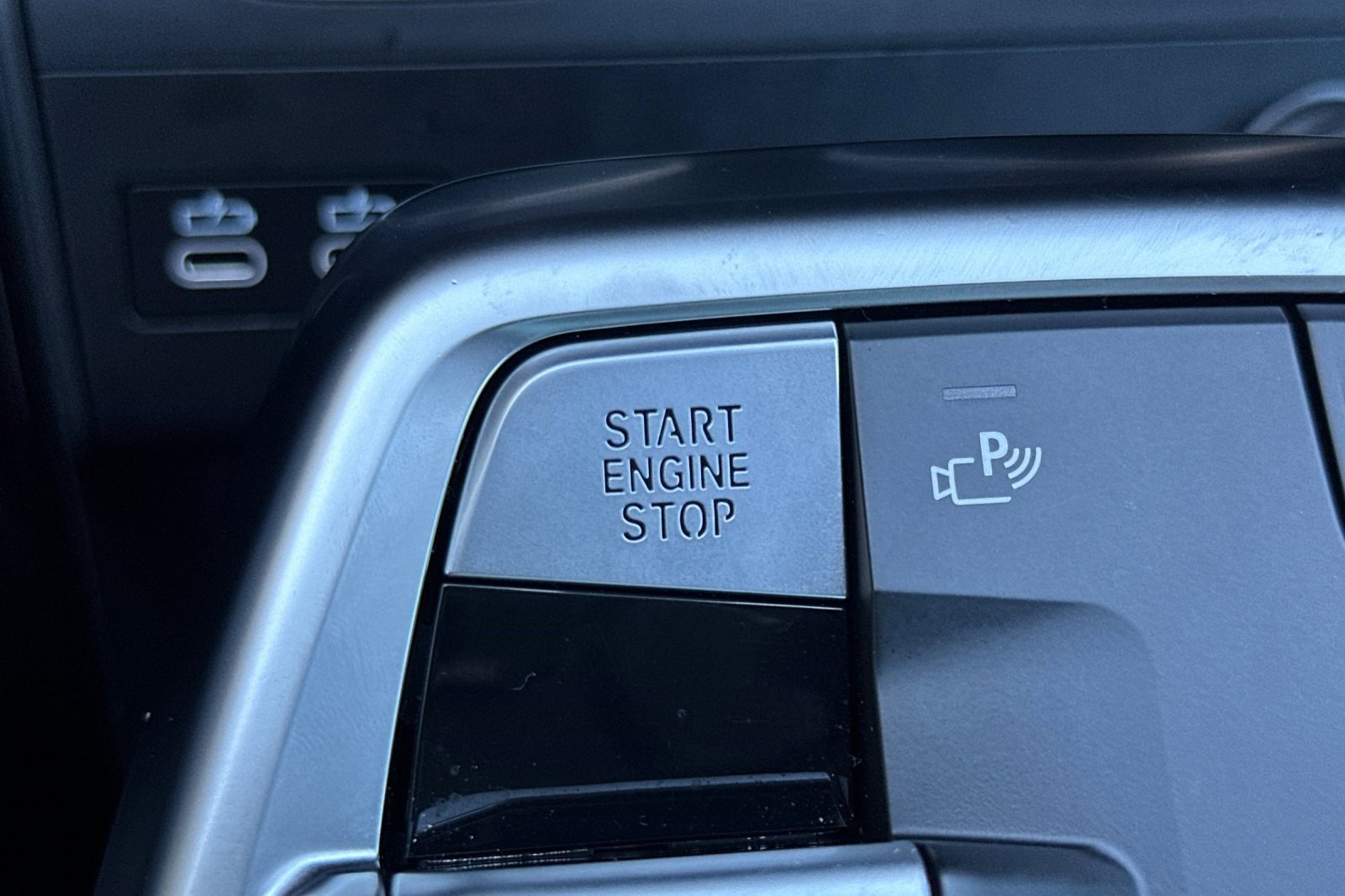 Used 2025 BMW X2 xDrive28i w/ Premium Package image 28