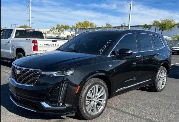Used 2024 Cadillac XT6 Premium Luxury w/ Technology Package image 2