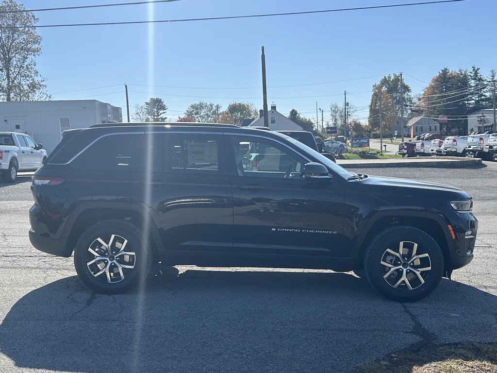 New 2025 Jeep Grand Cherokee Limited w/ Luxury Tech Group II image 5