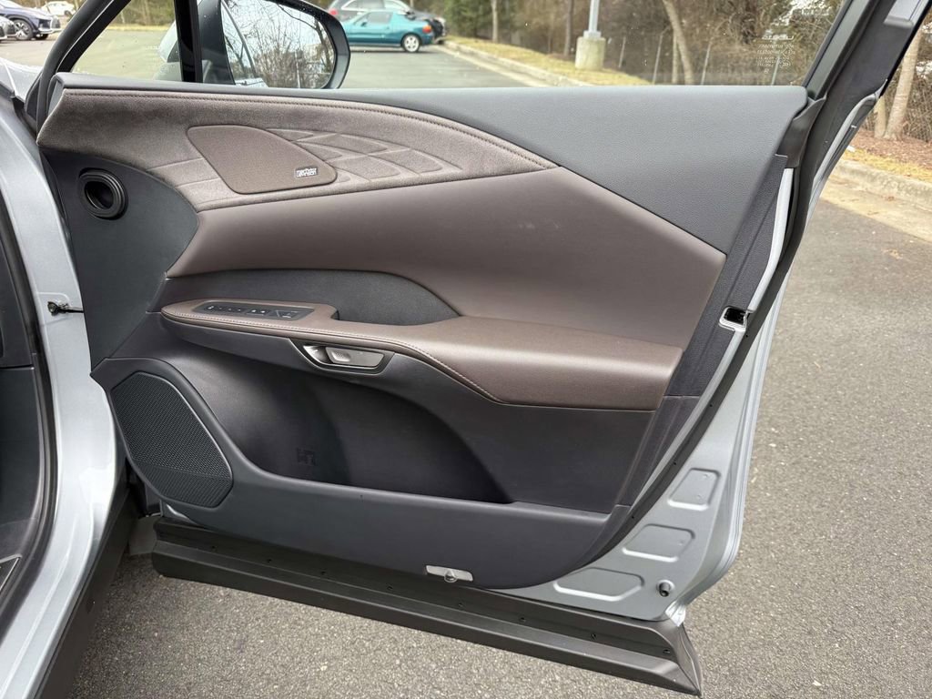 Used 2025 Lexus RX 450h Luxury w/ Convenience Package image 15