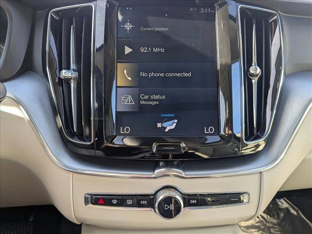 Used 2018 Volvo XC60 T8 Momentum w/ Vision Package image 15