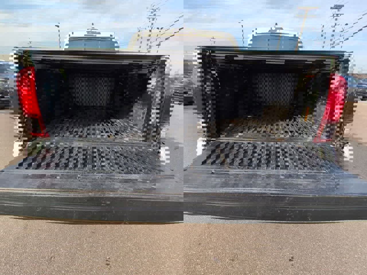 Used 2022 Toyota Tacoma SR image 32