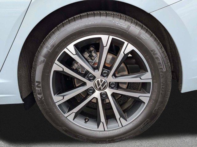 Certified 2025 Volkswagen Jetta Sport FWD image 11