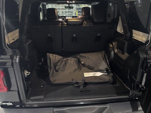 Used 2021 Jeep Wrangler Unlimited Sahara image 35