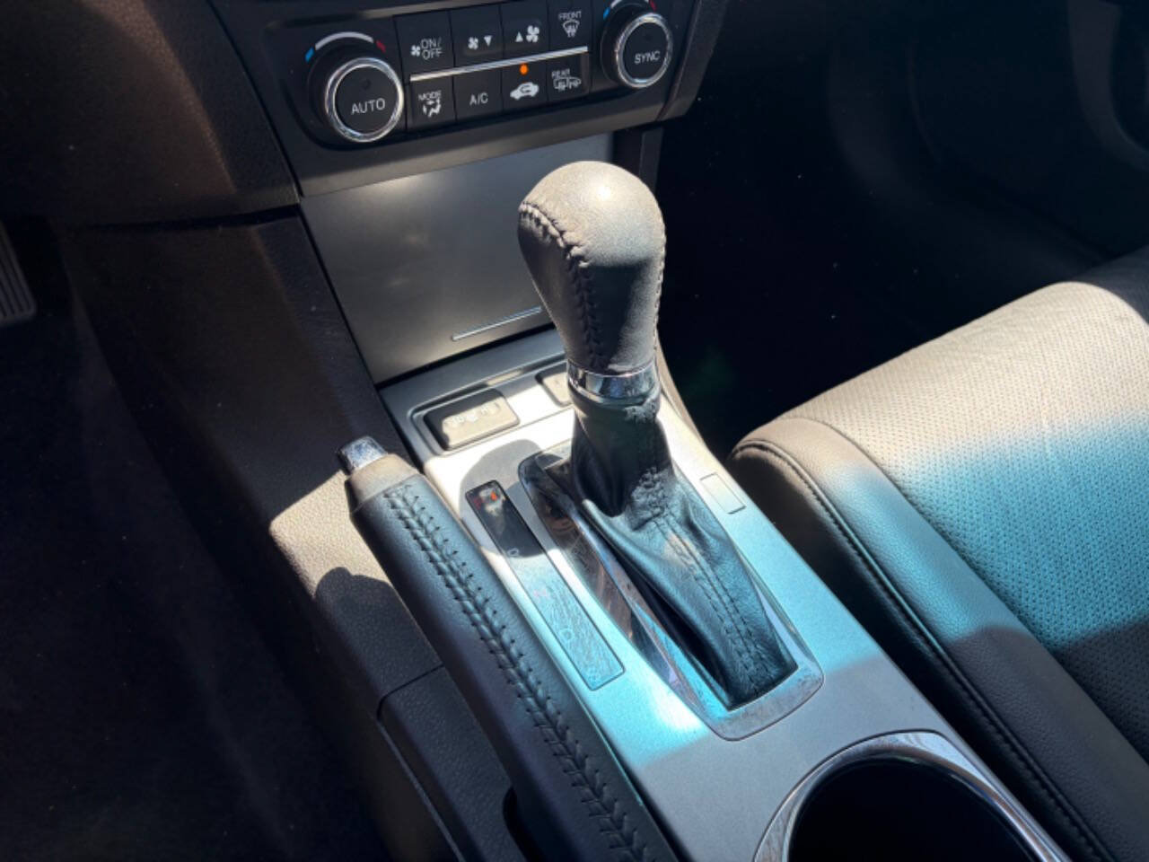 Used 2013 Acura ILX w/ Premium Package FWD image 15