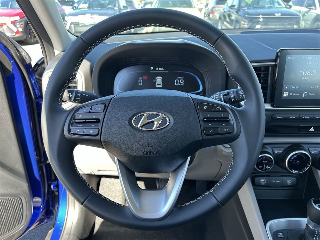 New 2025 Hyundai Venue SEL image 28