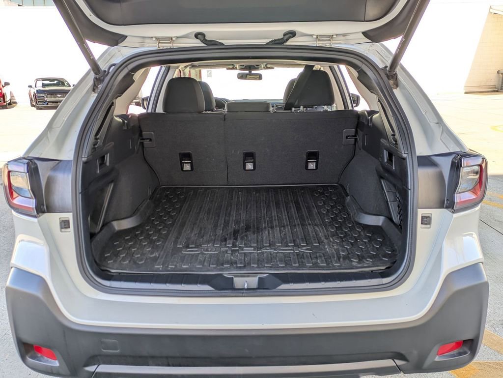 Used 2025 Subaru Outback Premium image 26