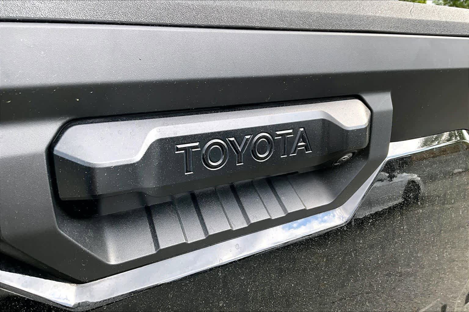 Used 2023 Toyota Tundra SR5 w/ SR5 Convenience Package AWD/4WD image 61