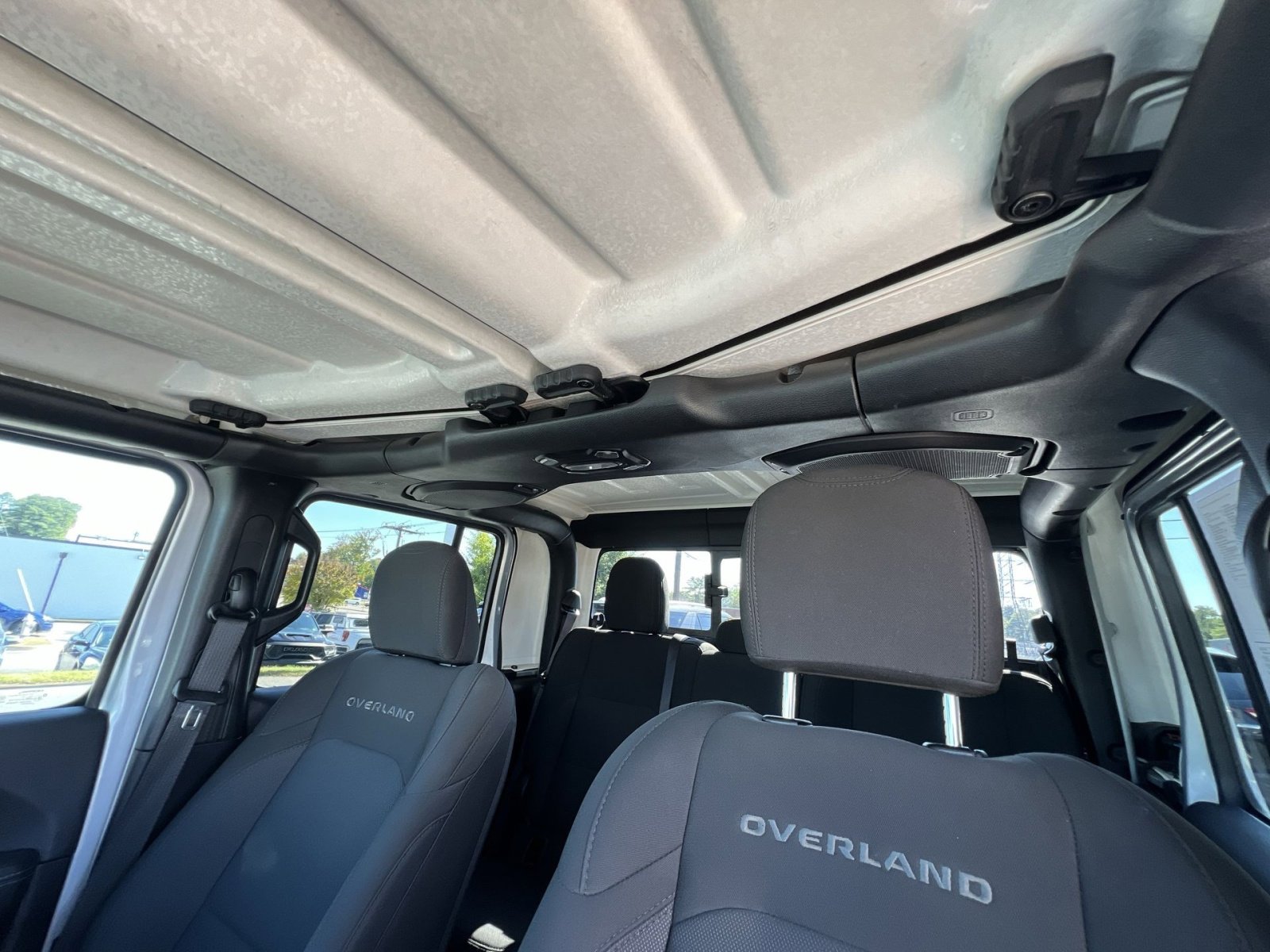 Used 2023 Jeep Gladiator Overland image 25