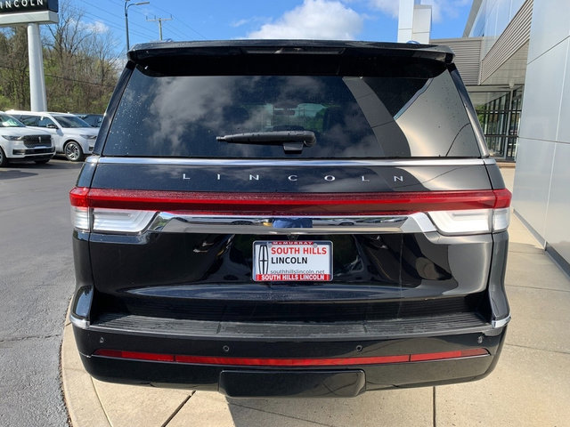 Certified 2024 Lincoln Navigator L Reserve image 4