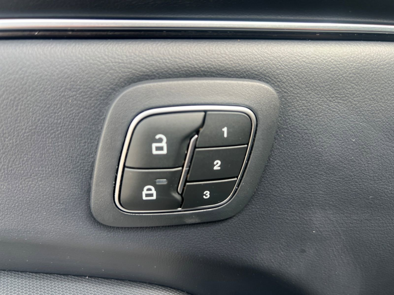 Used 2021 Ford Mustang Mach-E Premium image 21