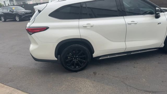 Used 2021 Toyota Highlander XLE FWD image 17