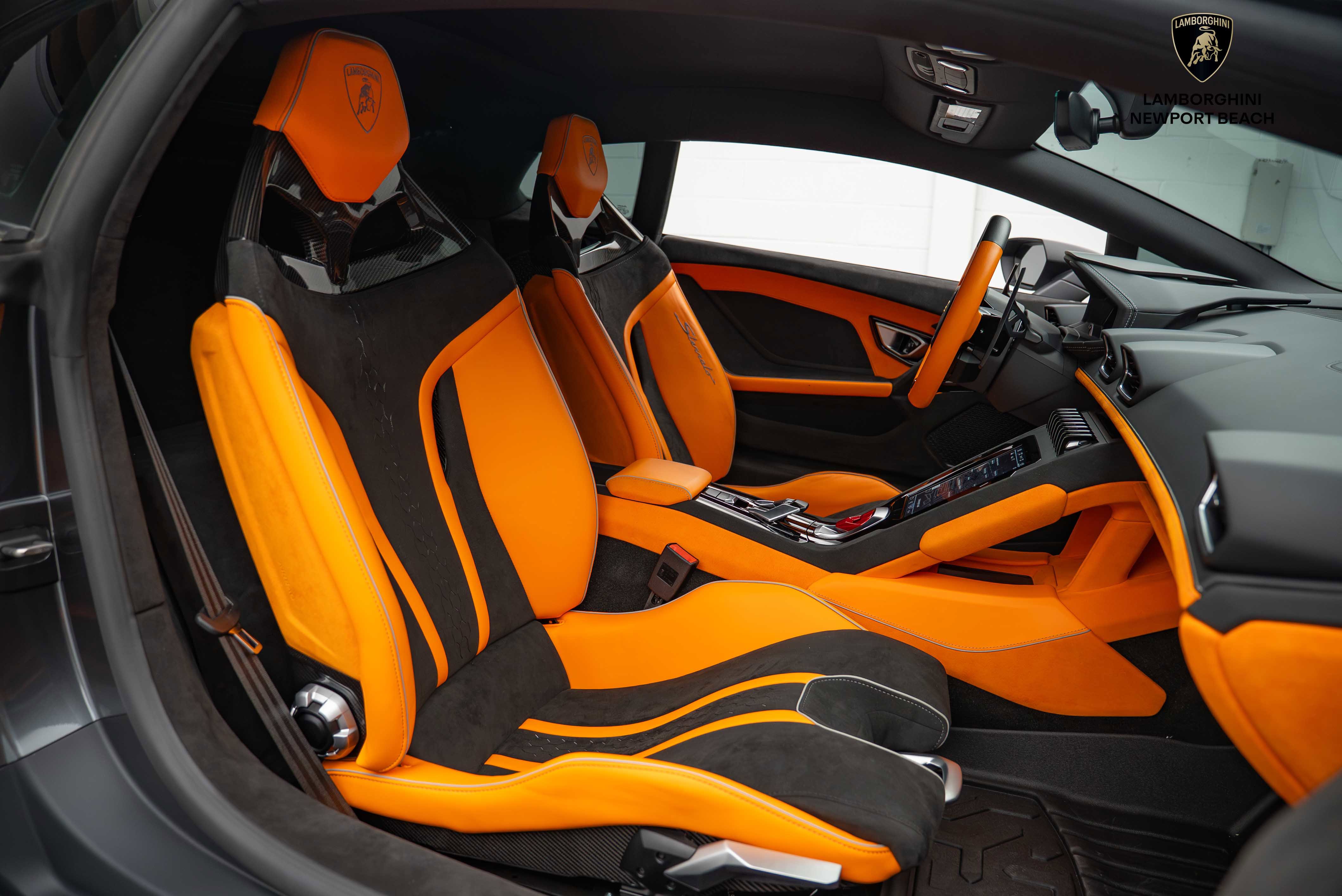 Used 2024 Lamborghini Huracan Sterrato image 8