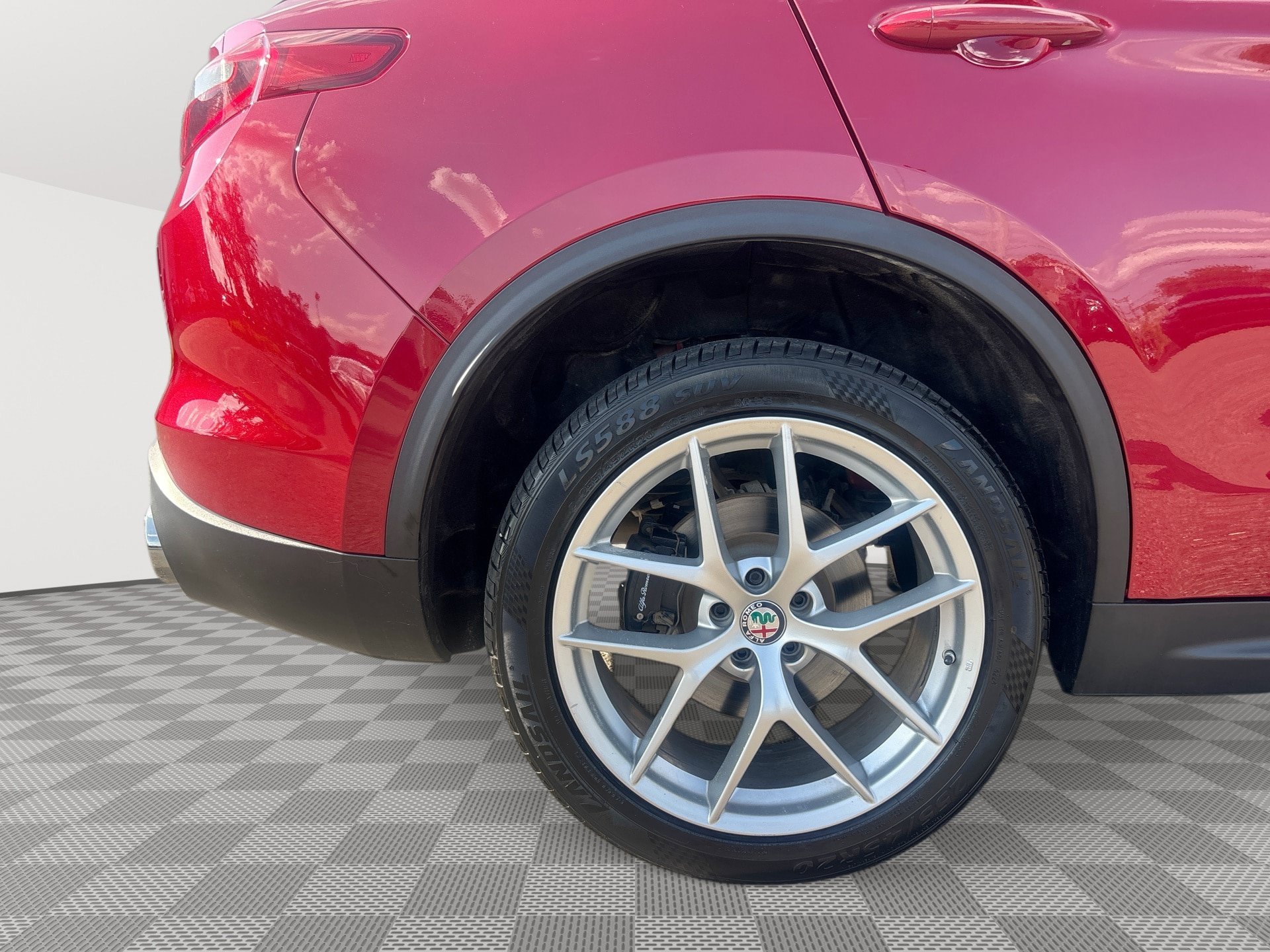 Used 2018 Alfa Romeo Stelvio Ti Sport AWD/4WD image 30