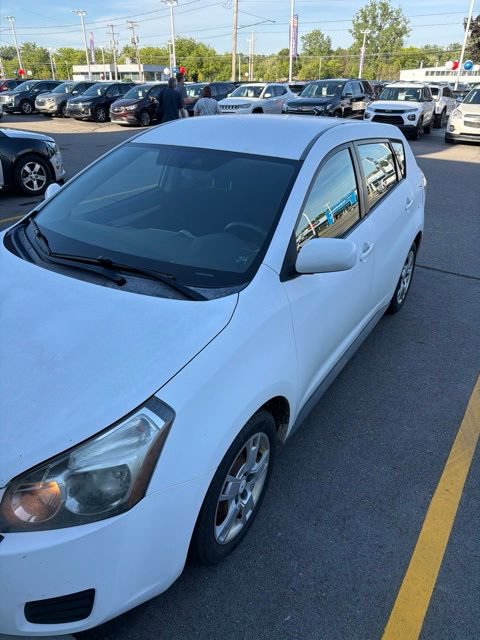 Used 2009 Pontiac Vibe w/ Preferred Package FWD image 3