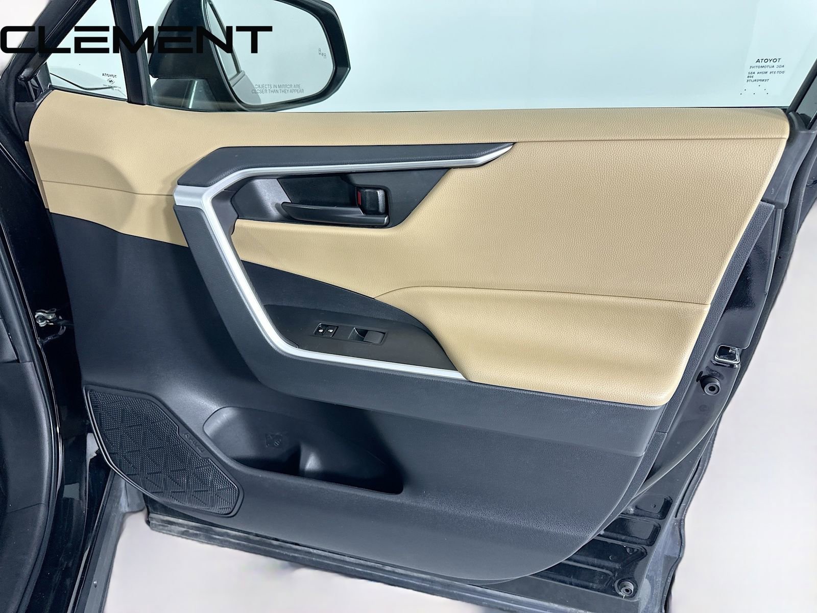 Used 2022 Toyota RAV4 LE image 33