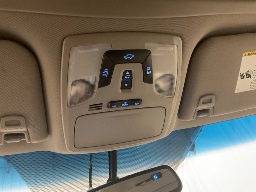 Used 2015 Toyota Sienna XLE FWD image 21