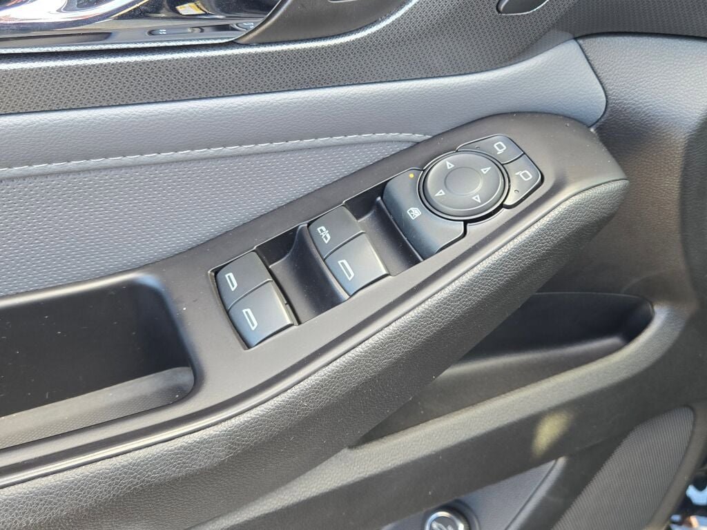 Used 2020 Chevrolet Traverse Premier w/ LPO, Floor Liner Package image 27