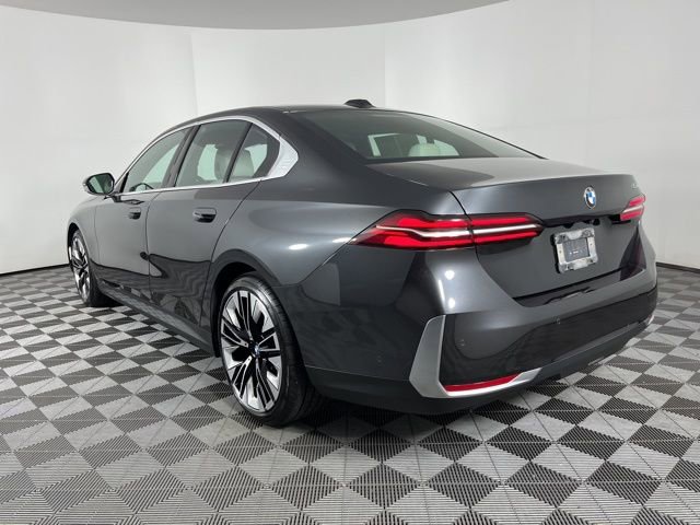 Used 2024 BMW 530i w/ Premium Package image 7