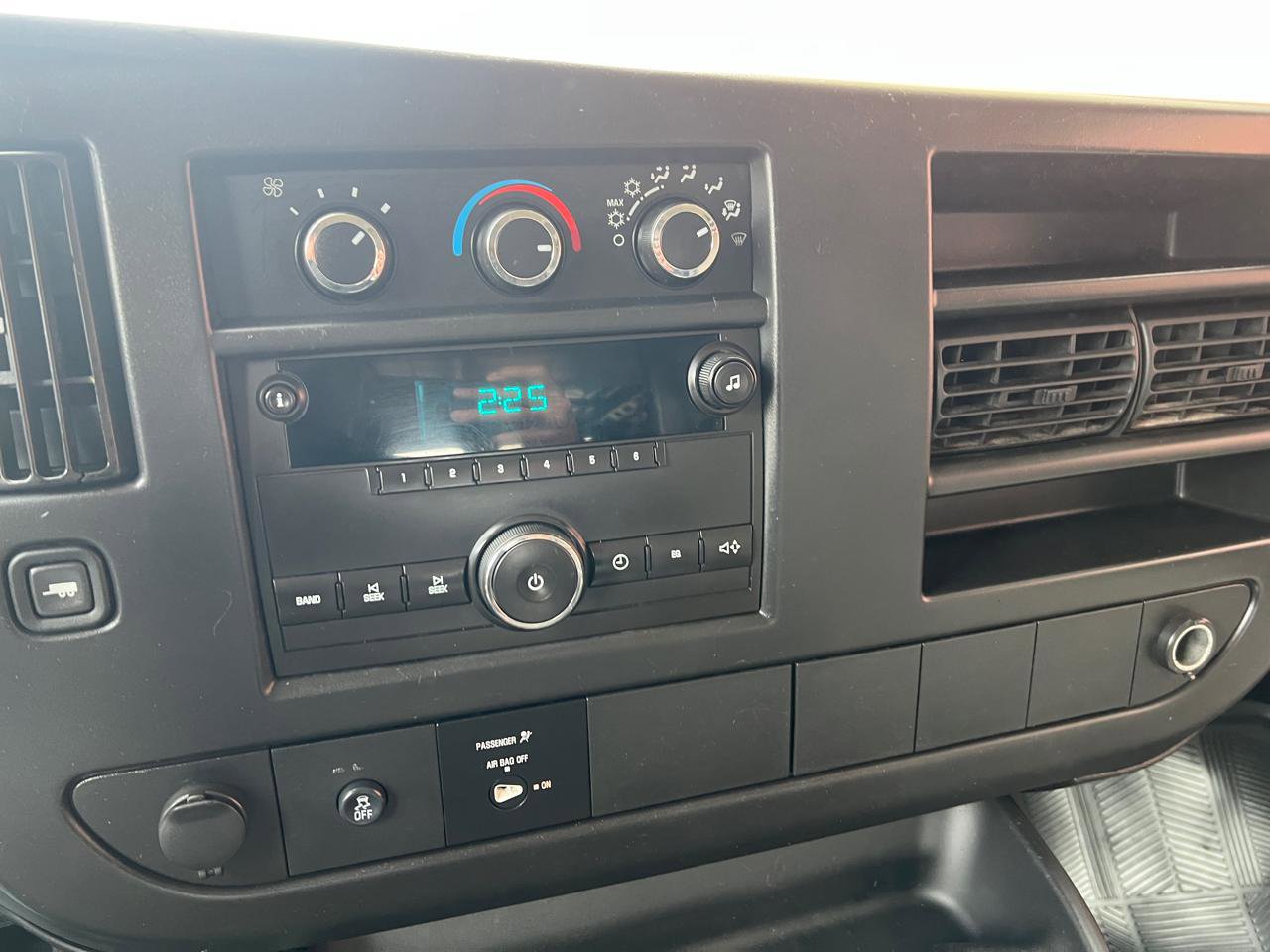 Used 2012 Chevrolet Express 2500 image 18