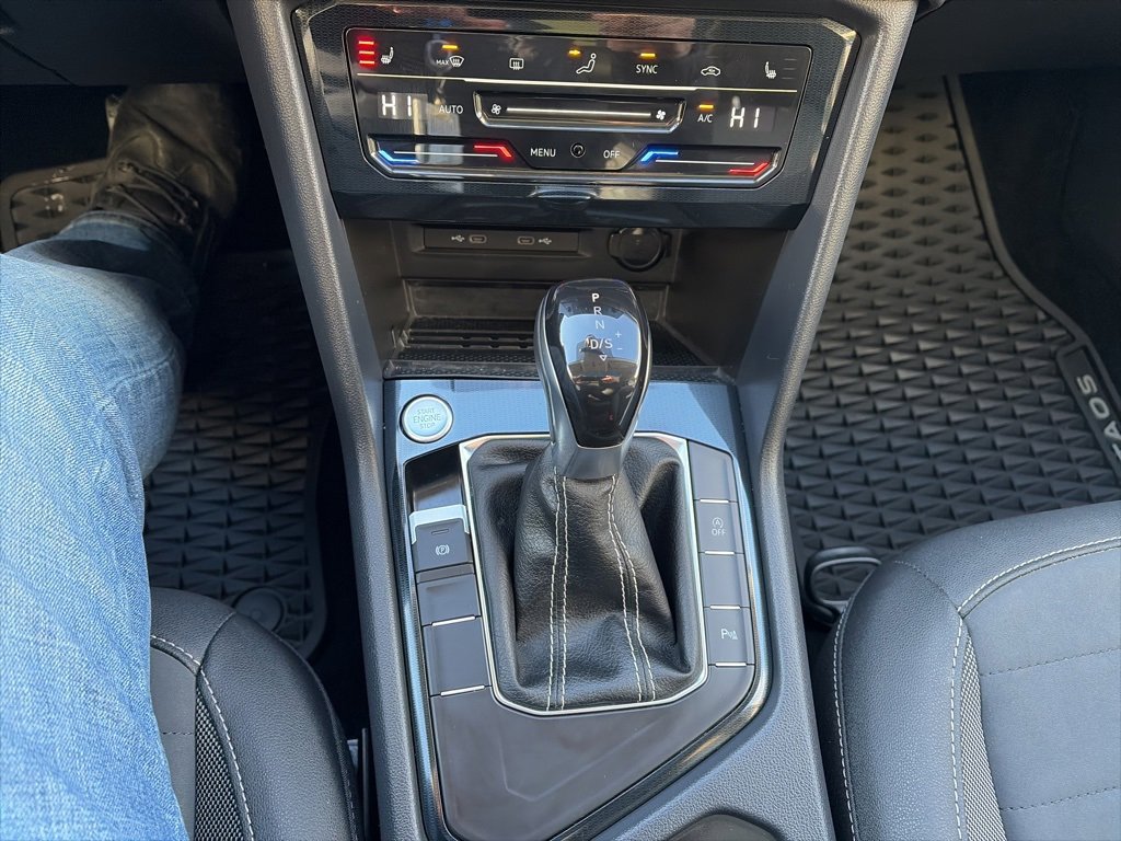Certified 2025 Volkswagen Taos SE image 20