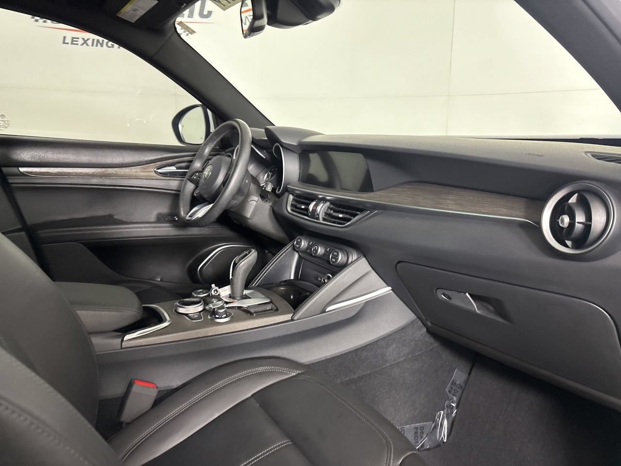 Used 2023 Alfa Romeo Stelvio Ti w/ Active Assist Plus Package AWD/4WD image 36