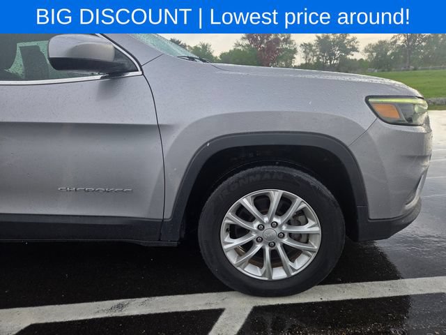 Used 2019 Jeep Cherokee Latitude w/ Cold Weather Group AWD/4WD image 5
